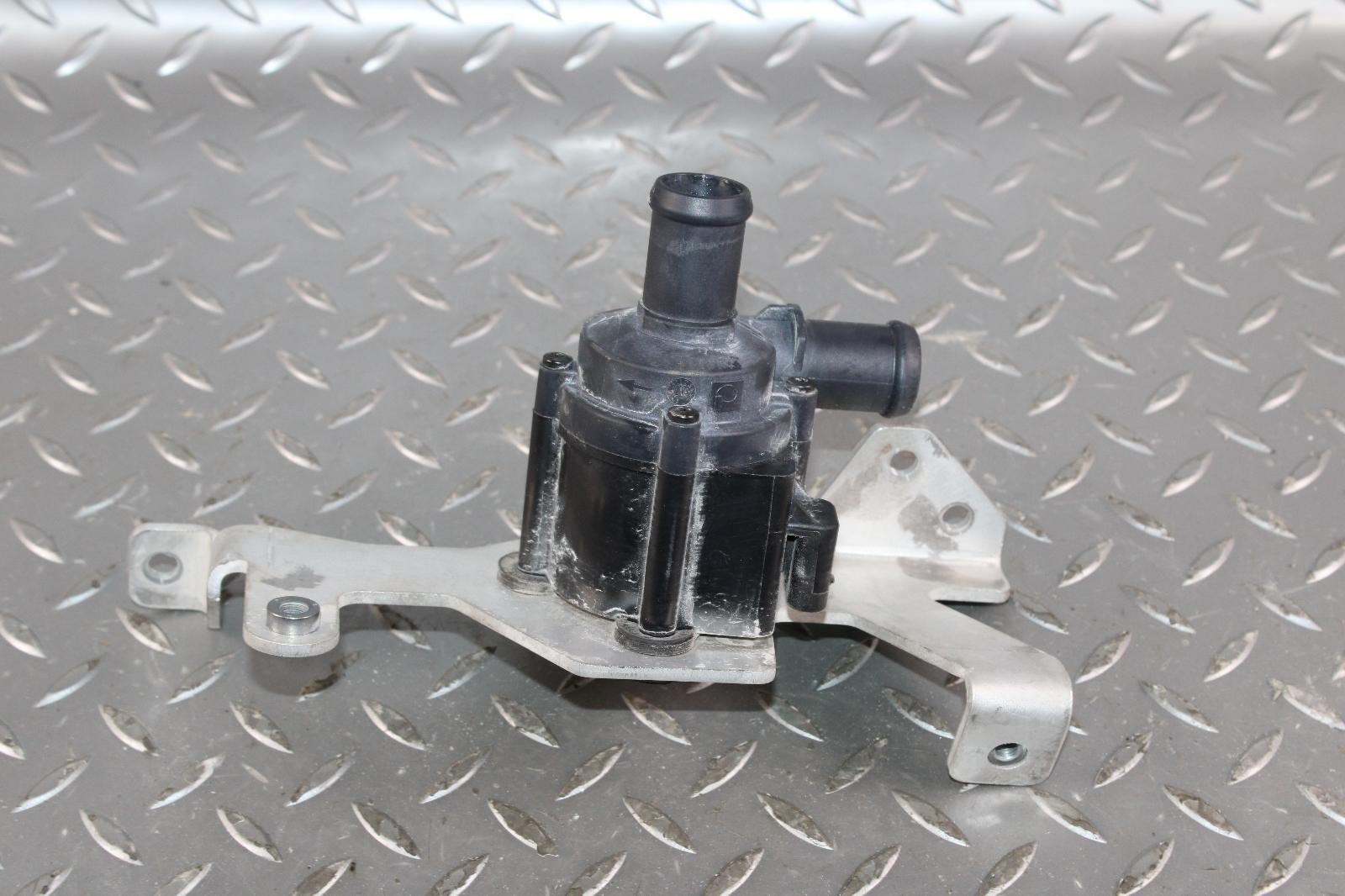 Bentley Continental GT 2020-2023 Auxiliary water pump