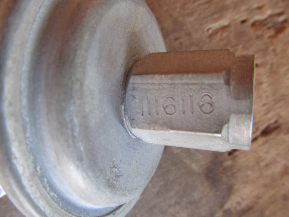 NOS 1956 Packard Clipper Executive Patrician 400 vacuum advance 1116116 - Изображение 2 из 4