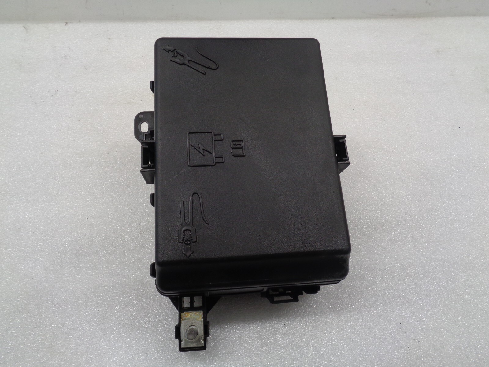 2014-2017 Maserati Ghibli Engine Fuse Box Battery Relay Assembly OEM AK2402115