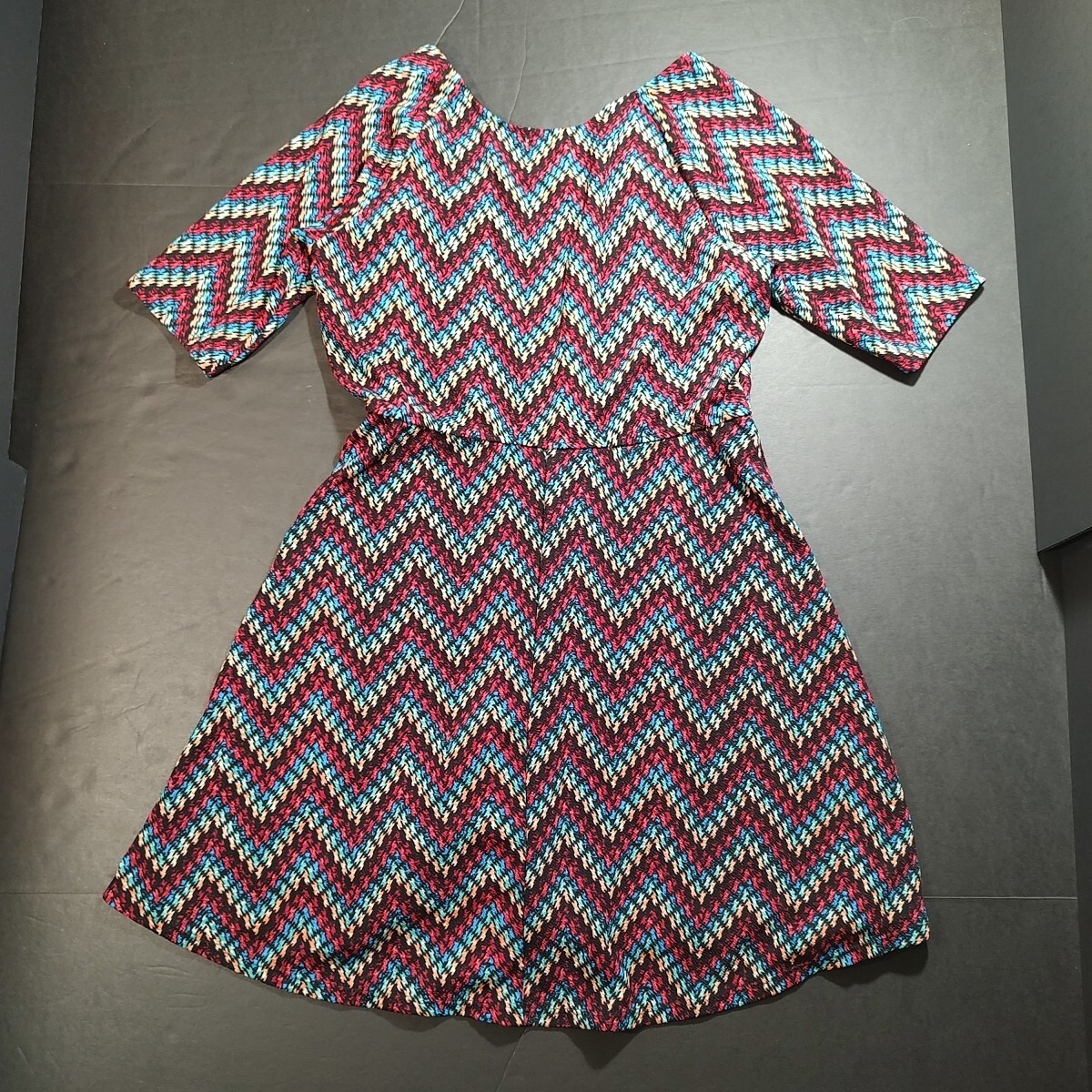 L8ter 8 レインボーシェブロンストレッチパーティーミニドレス女性サイズ 中くらい - image 2