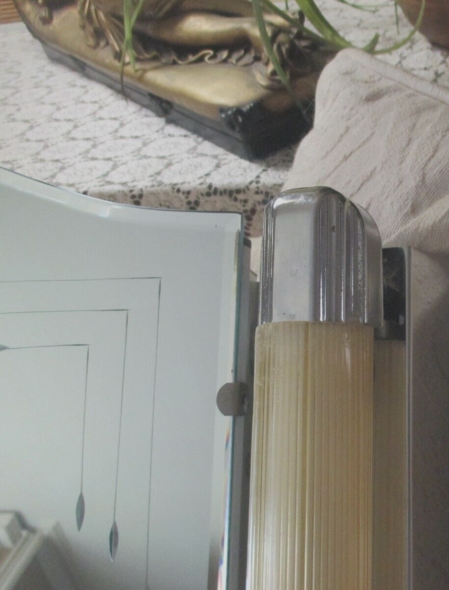 Vintage MCM Recessed Metal Mirrored Medicine w/ 2 Lights Slip