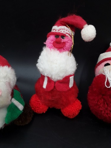 Juego de 7 adornos navideños vintage hechos a mano de felpa y fieltro de Santa, elfos, ratón - Imagen 3 de 12