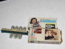  31 Sylvania M3 Clear Flashbulbs, 12 AG1B Flashbulbs  1 FlipFlash II - NOS