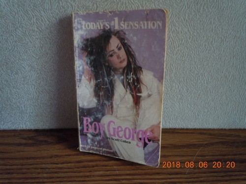 THE YEAR IN MUSIC 1978...HARCOVER BY JUDITH GLASSMAN - Picture 1 of 2