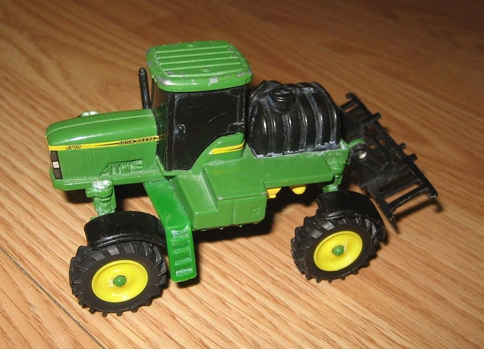 4 Piece ERTL John Deere Toy Tractors Set (4710, 6220, 3096Q00, & 9420T) **READ** - Image 2 of 4