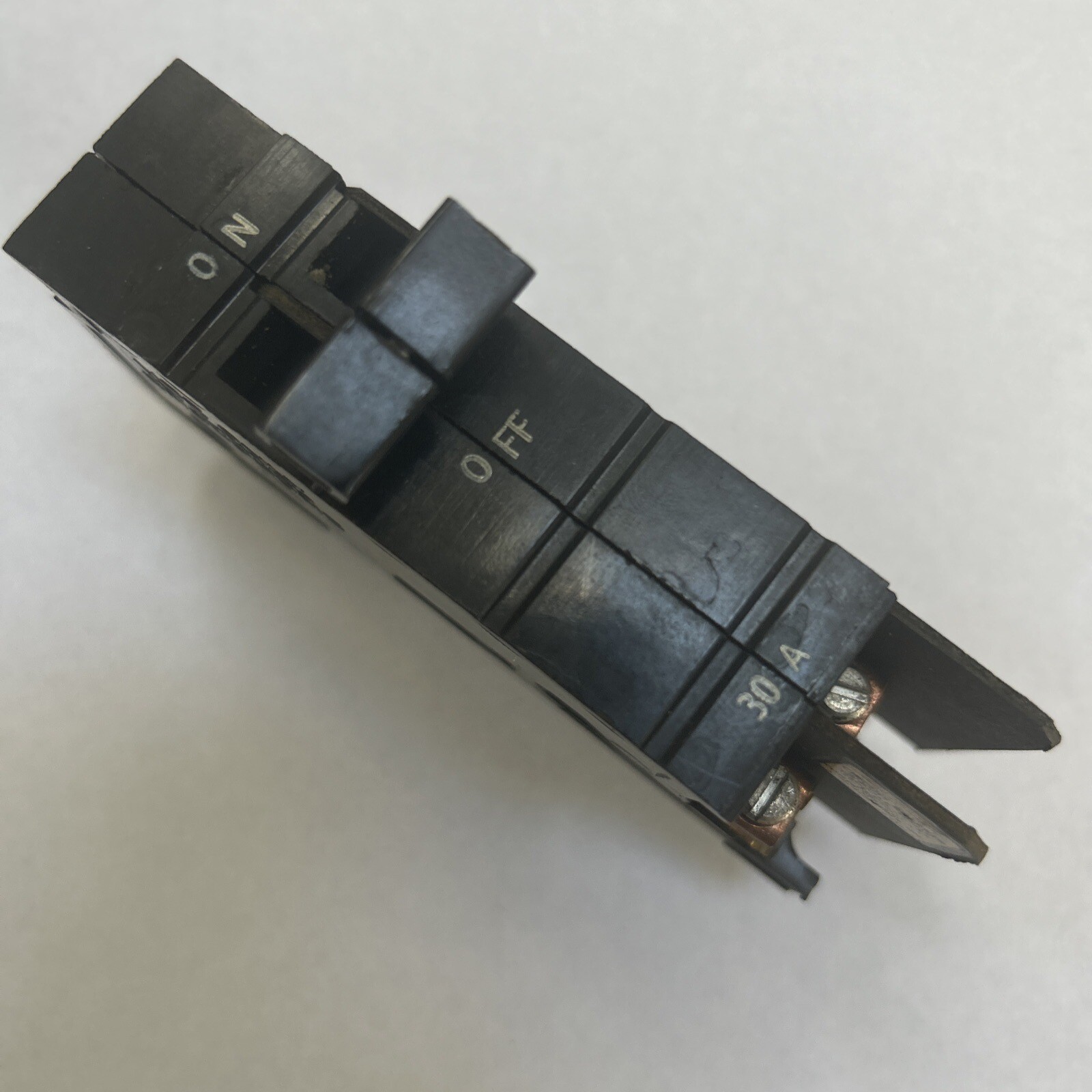 CUTLER HAMMER XO SQUARE D XO 30 AMP 120/240V TANDEM 2POLE CIRCUIT