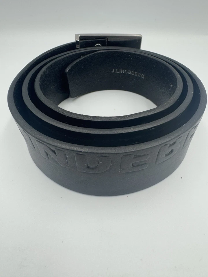 "Cinturón J Lindeberg para hombre talla 32"" cuero negro en relieve logotipo hebilla hecho en Italia" Foto 3 de 4