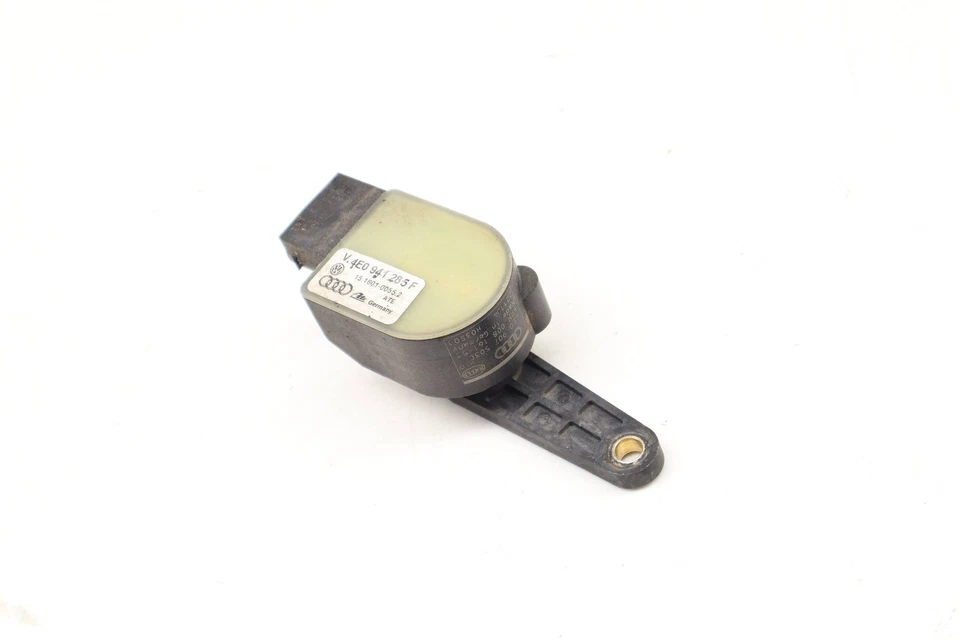 2004-2007 AUDI A8 QUATTRO - Front LEFT AIR RIDE Suspension Leveling Sensor - Image 2 of 4