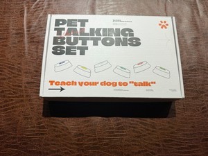 I'm talking to my Dog, Talking button set, 6 talking buttons