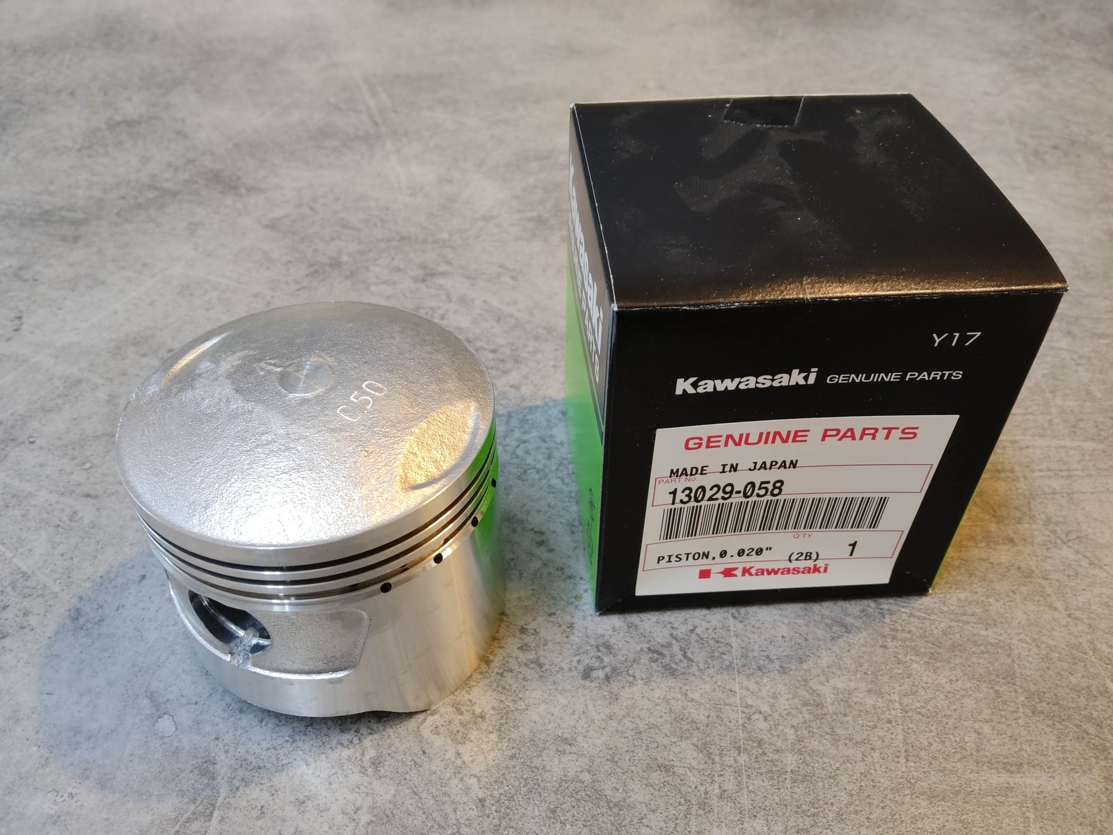 Piston origine KAWASAKI Z1 Z900A4 13029-058 de qualite superieure New Old Stock en alliage