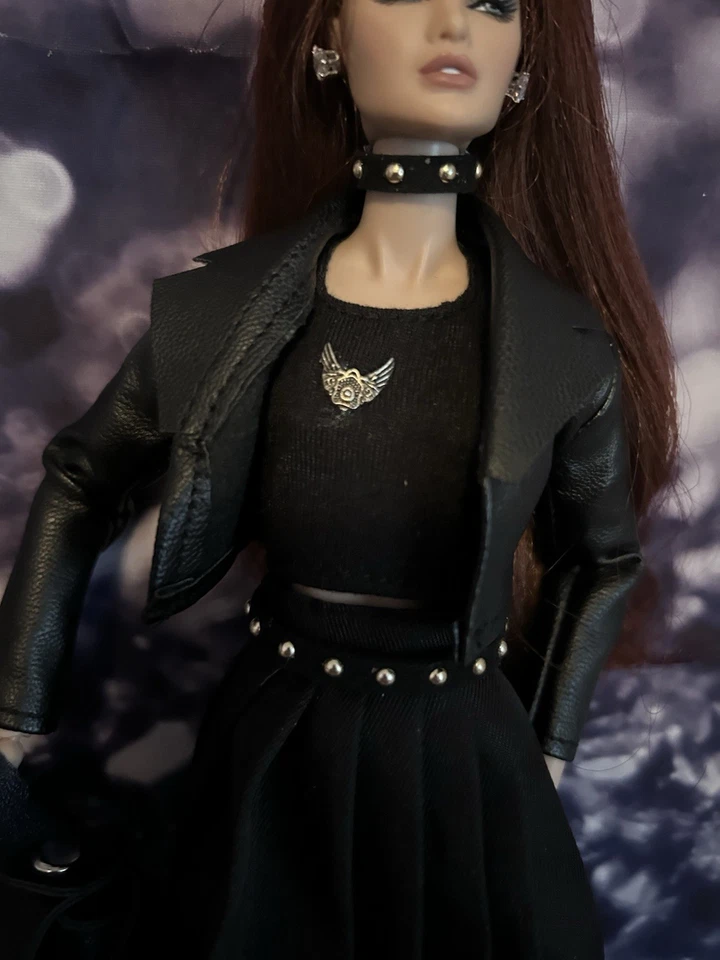 Nueva Chaqueta de Cuero Negra, Top Negro, Falda Negra, Accesorios, Regalo Gratis 🎁 Foto 3 de 4