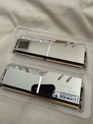 G.Skill Trident Z Royal 32GB DDR4 3600 CL16 Silver RGB RAM