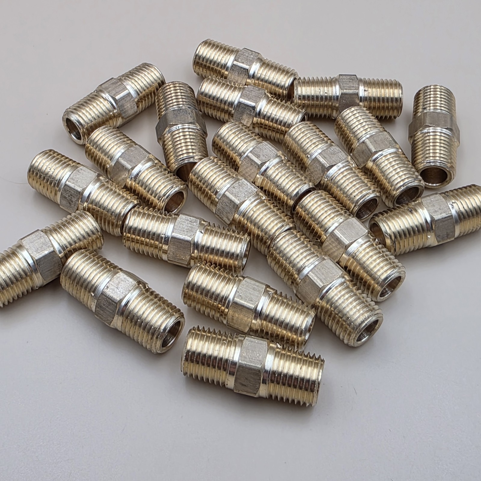 1/4" NPT Brass Hex Nipples - 20 Pieces