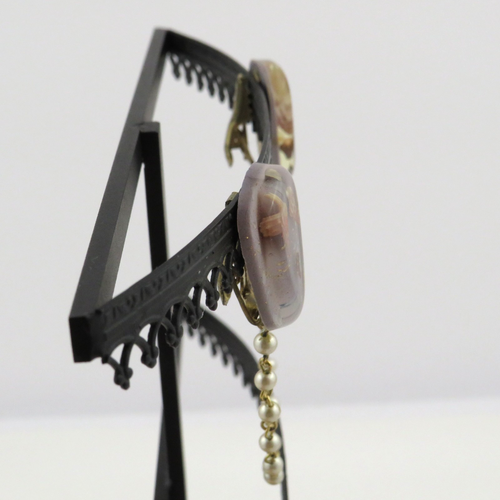 Vtg. Goldtone /Faux Pearl Chain Purple Resin Sea Shell Sweater Clip Vtg. Fashion - Picture 12 of 23