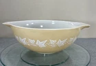 Vtg Pyrex Cinderella Bowl Sandalwood Tan White Leaves 4 QT Bowl #444