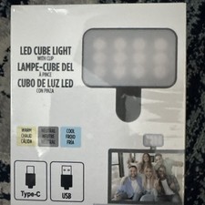 LED Cube Light With Clip With USB-C Charger 4x8cm With Different Colours 2