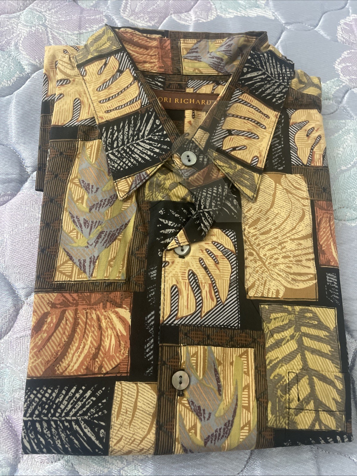 Tori Richard Shirt Mens Medium Floral Button Up Short Sleeve Hawaiian Cotton