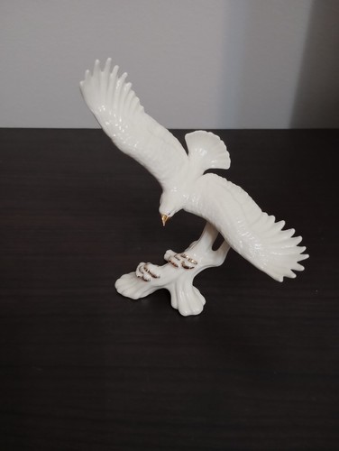 Amazing Lenox Porcelain Eagle figurine Ivory/Gold 5" tall Excellent Condition  - Picture 1 of 5