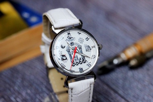 Classic Masonic Watch - Rare Find with Vintage Charm Cool watch - Picture 6 of 10
