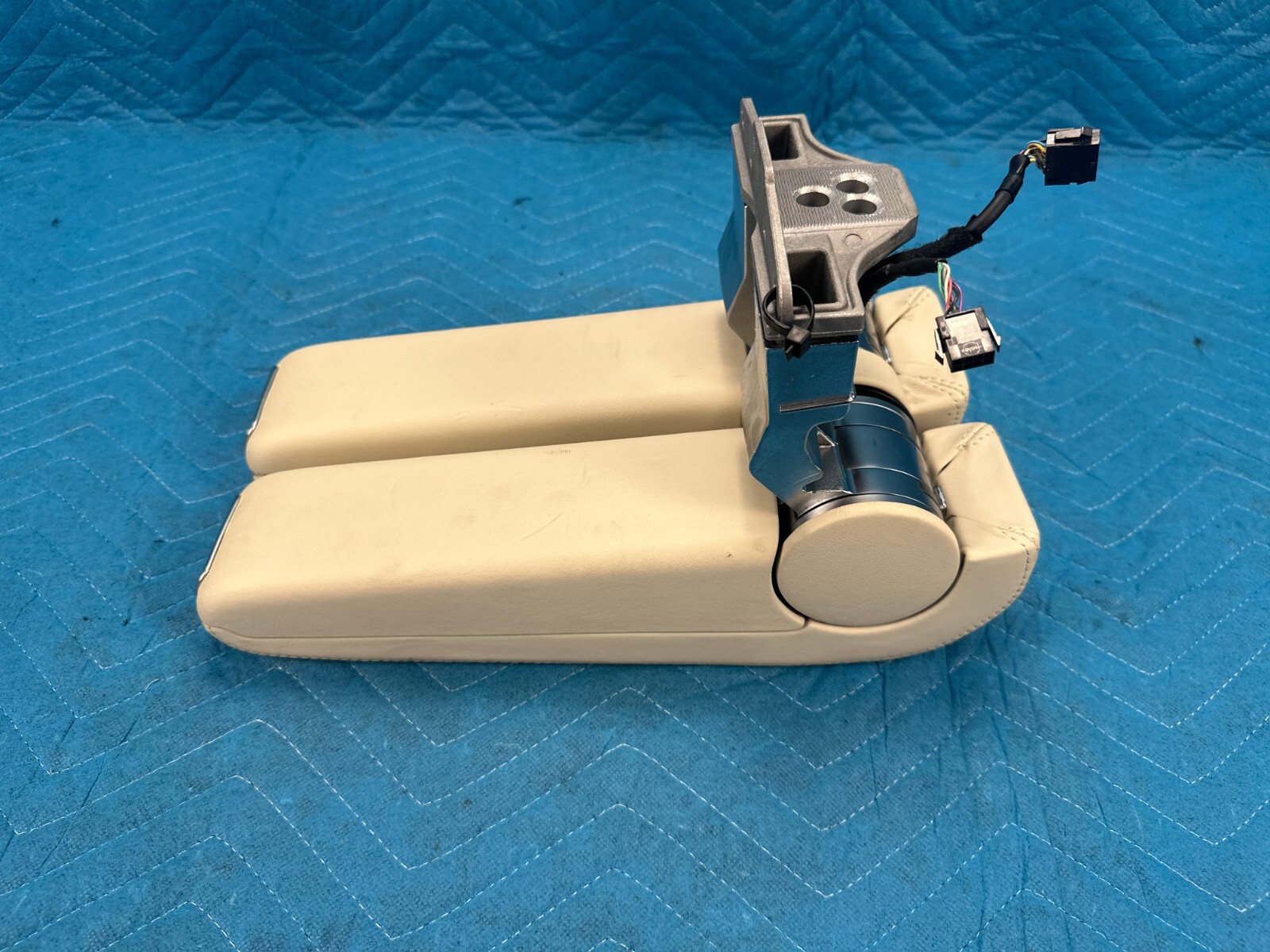Bentley Cont Flying Spur Center Console Armrest w/ Telephone Ivory 2008-2012 OEM