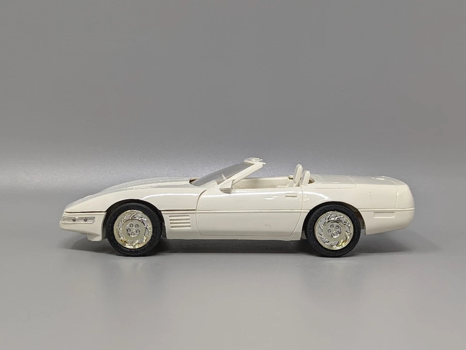Amt Ertl 1991 Corvette Convertible 7" Plastic Dealership Promo Car 6044EP in Box - Image 4 of 4
