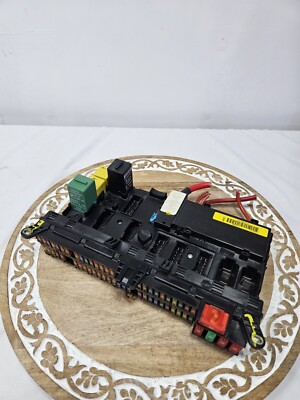 06-08 RANGE ROVER Supercharged  FRONT UNDER DASH RELAY FUSE BOX  YMD504481 OEM