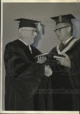 1972 Press Photo Herbert Longenecker confers honorary degree to Sidney Thompson