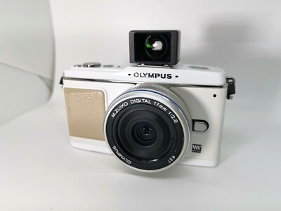 Olympus Pen E-P1 Body White / M.Zuiko Digital 17Mm F2.8 Olympus Pen E-P1 Body White / M.Zuiko Digital 17Mm F2.8