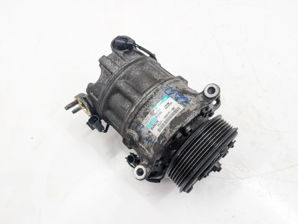 JAGUAR XJ X351 AC AIR CON COMPRESSOR PUMP 3.0 / 306DT DIESEL 9X2319D629DA 2010 - Image 4 of 4