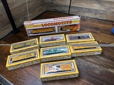 LOT of 9 HO Scale Life-Like, Bachman Assorted Freight Cars Train Cars In Box
