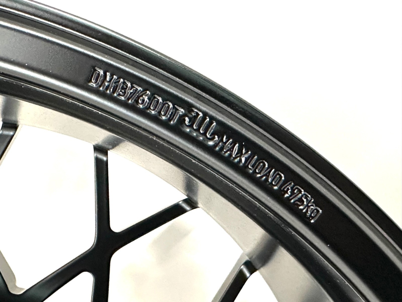 Lamborghini Huracan STO Front Rim Center Lock Brand New OEM 4T3601017D