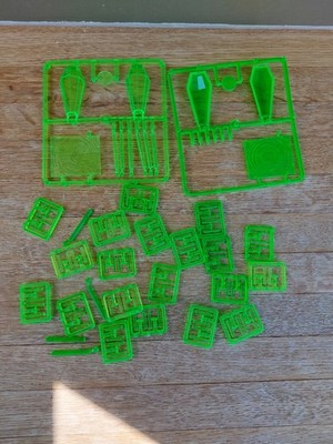 Warhammer 40k Necron Monolith Crystal  & Gun Beam Rods - OOP? On Sprues