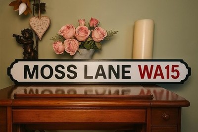 Moss Lane Kunstschild Gusseisenoptik Altrincham Straßenschild