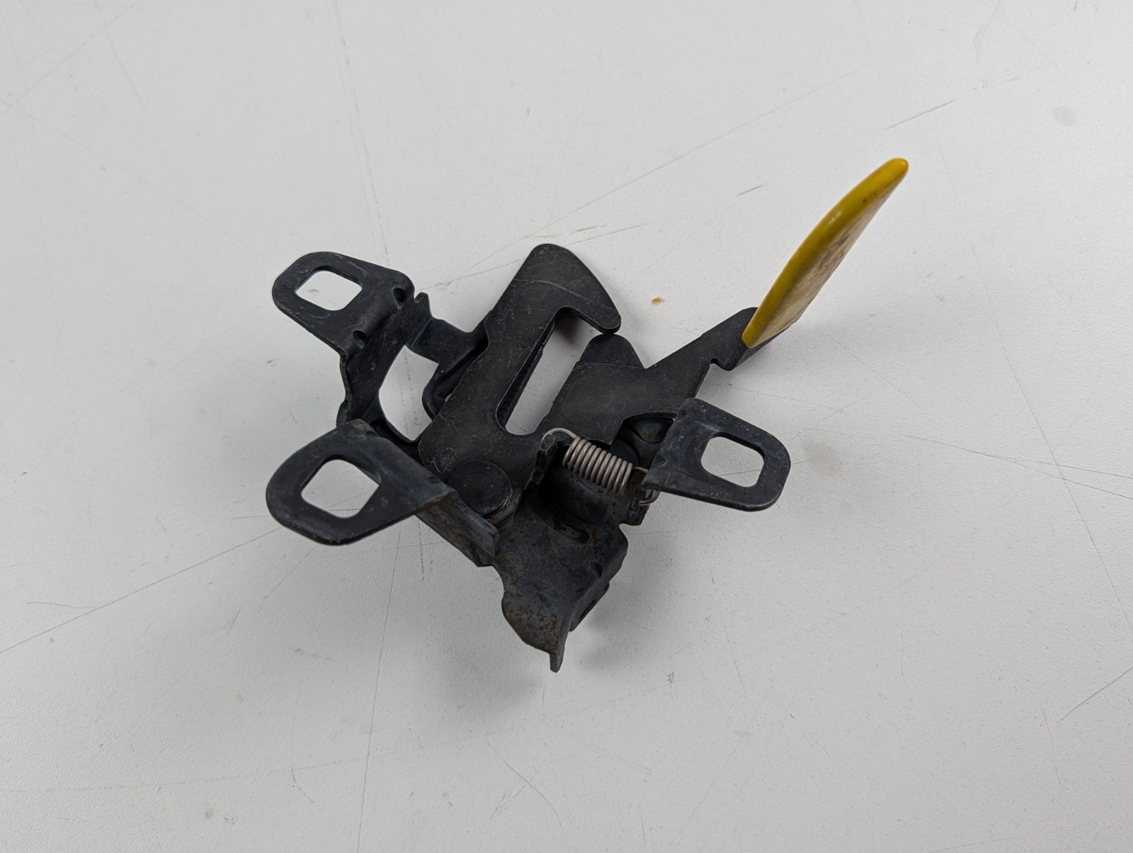 Maserati Ghibli 2014-2016 Front Right Engine lid release lever