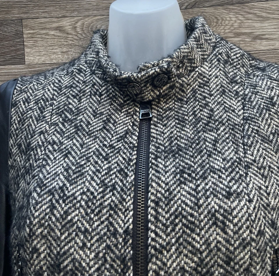 Chaqueta de tweed BEBE Moto Peplum imitación cuero plata herrajes talla XS NUEVA SIN ETIQUETAS Foto 3 de 4