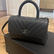 CHANEL Chevron Black caviar Small Coco Handle Bag