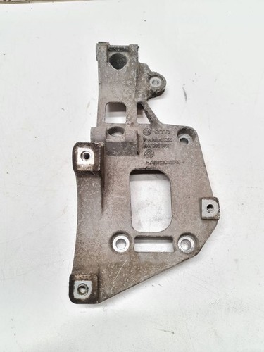 Volkswagen Golf V 2005 Halterung Lichtmaschine 06F903143F Benzin 75kW SRO16171