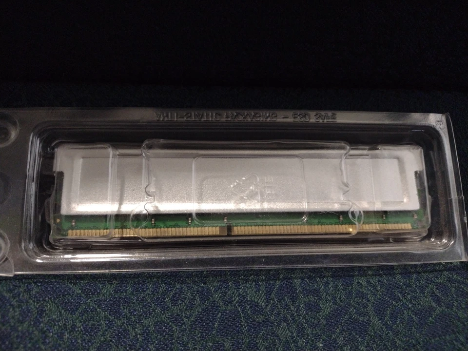 Super Talent - 512MB DDR-400 SDRAM PC3200 D32PB12C25 32MX8 CL2.5 - Image 3 of 3