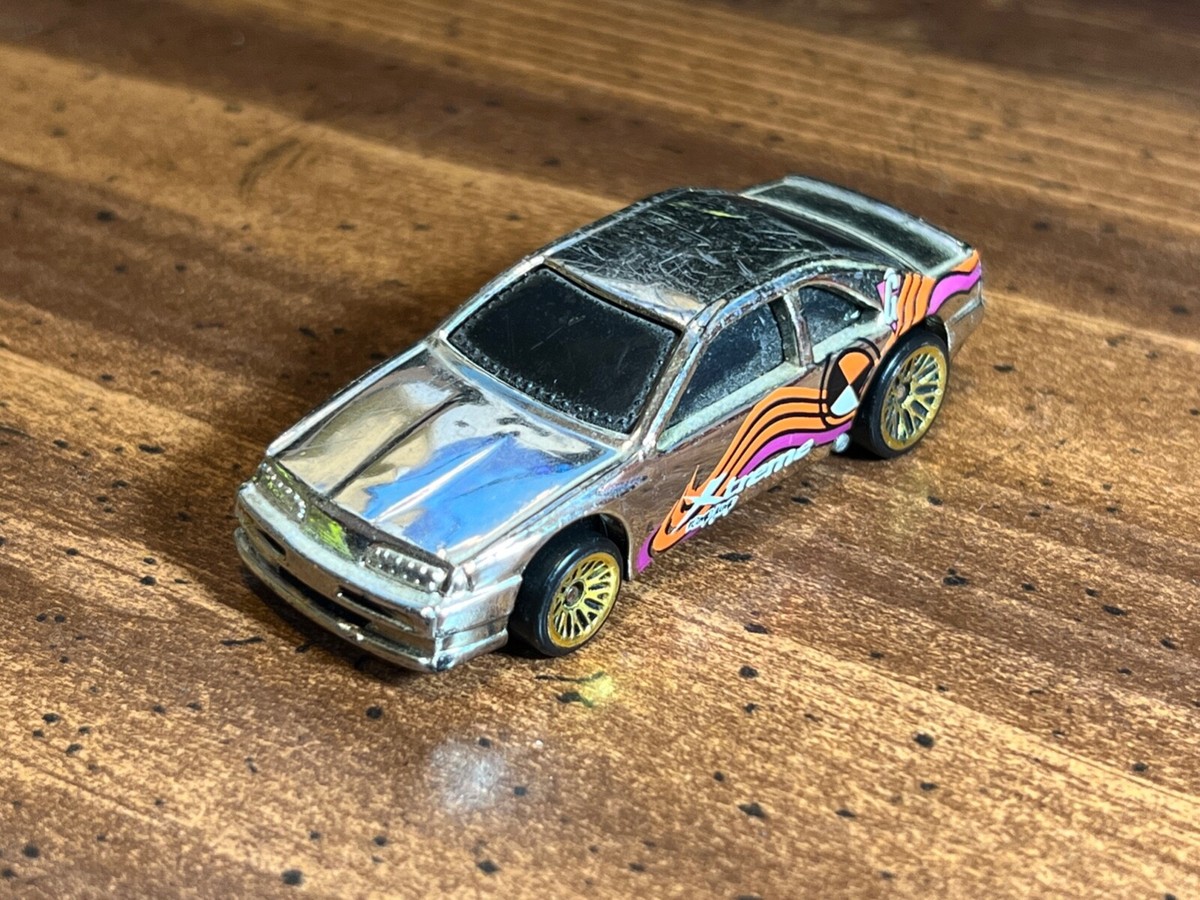 Hot Wheels 1989 Ford Thunderbird T-Bird Stocker Xtreme Silver