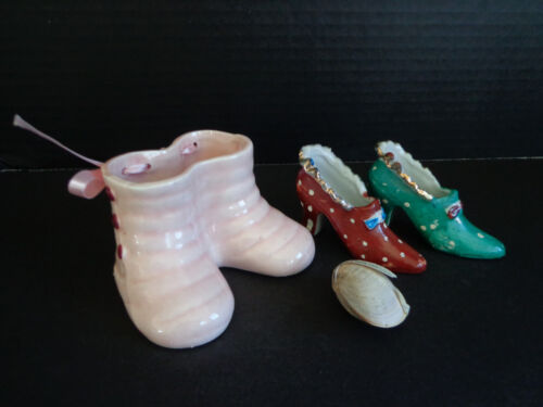 Lot from Occupied Japan-ceramic baby boots,mini heels(2);shell flower INV2253 - Picture 1 of 11