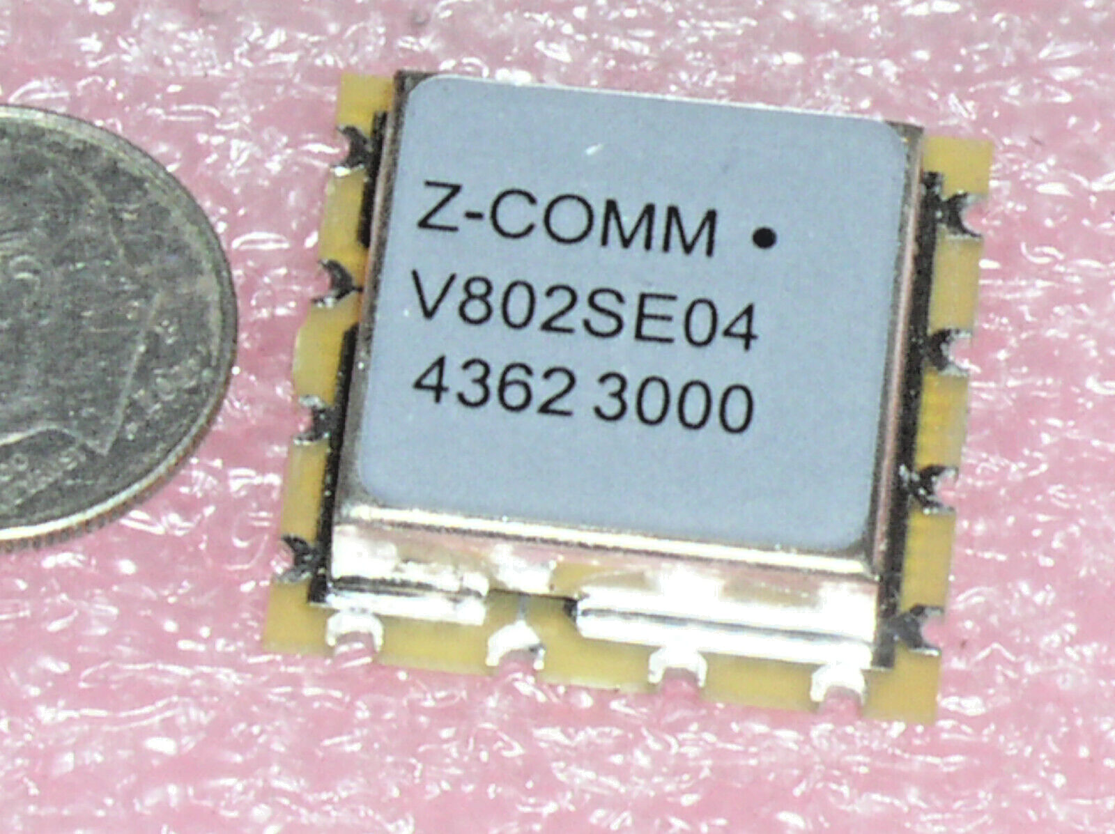 NEW Z-COMM V SERIES V802SE04 VCO VOLTAGE CONTROLLED OSCILLATOR 5V SMT SMD IC USA