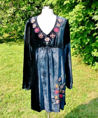 green emerald velvet dress CVF-D-03  Buy Jazmin Navy Blue Velvet Stitched Dress  Pakistanimoda   Pakistani Moda