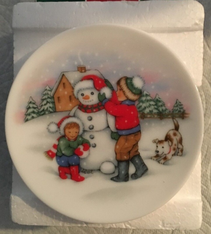1991 Hallmark Keepsake Collector's Series Ornament "Let It Snow" #5 in Plate Ser