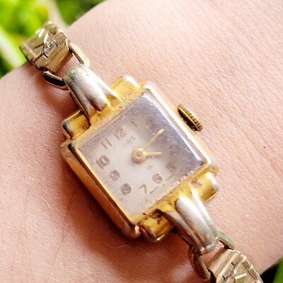 Vintage Swiss 10 Micron Gold Oris 15 Jewels Dainty Ornate Stretch Watch Vintage Swiss 10 Micron Gold Oris 15 Jewels Dainty Ornate  main image 2