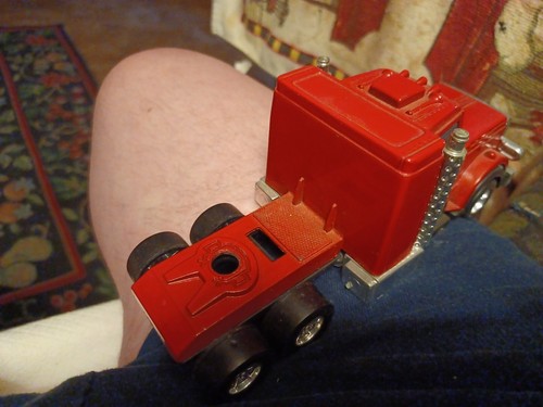 Tootsietoy Logging Truck - Picture 10 of 12
