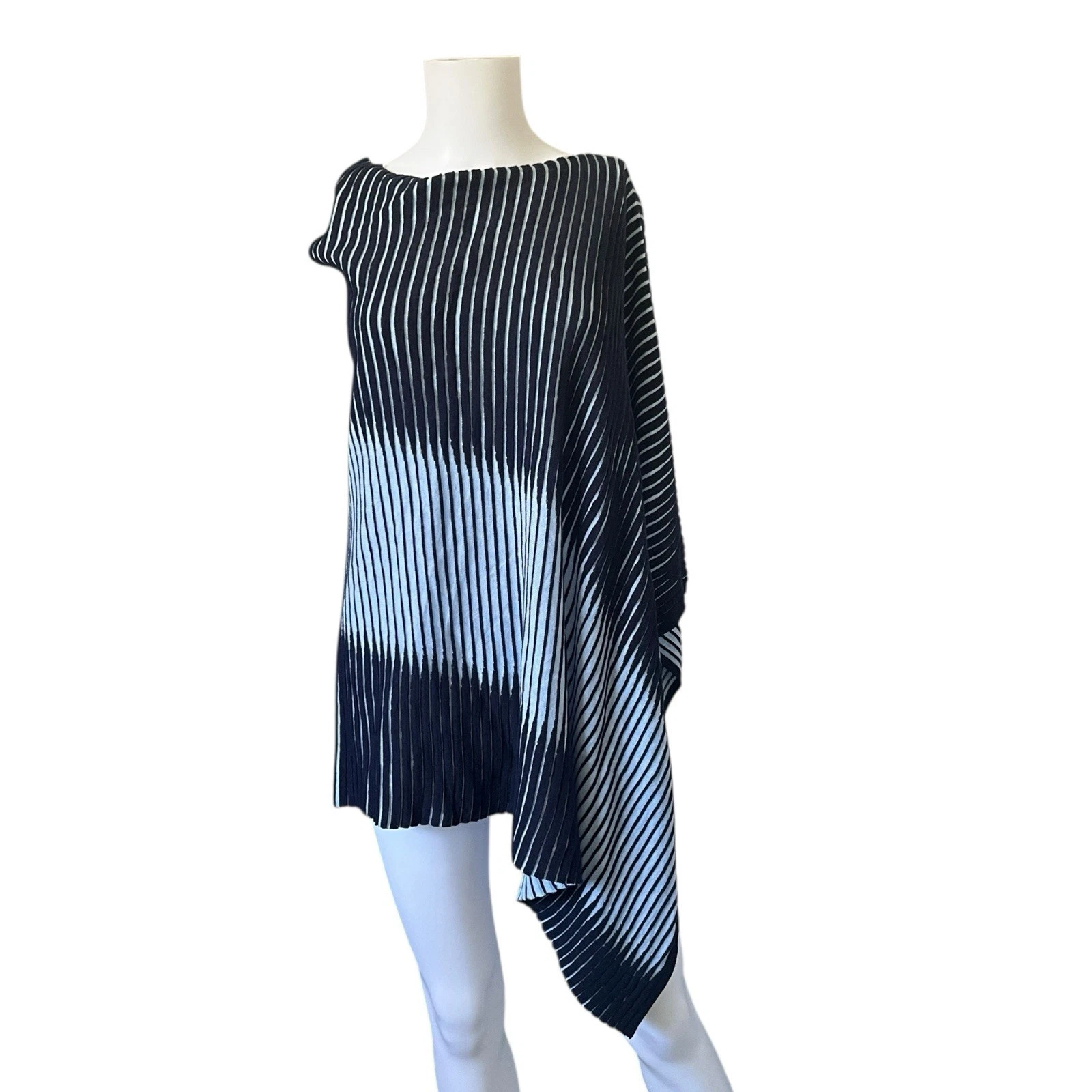 NEW Chicos Pleated Twist Poncho in Classic Navy Knit Size Large / XL