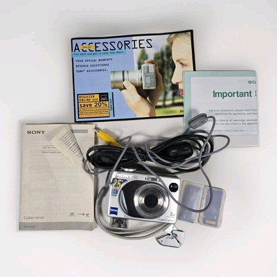 Sony Cyber-shot DSC-W1 5.1MP Digital Camera Silver Broken Battery Cover For Part