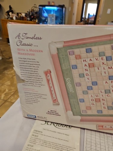 Designer's Edition Scrabble Crossword Game Pink Rotating Toys R Us 2008 Hasbro - Picture 14 of 22