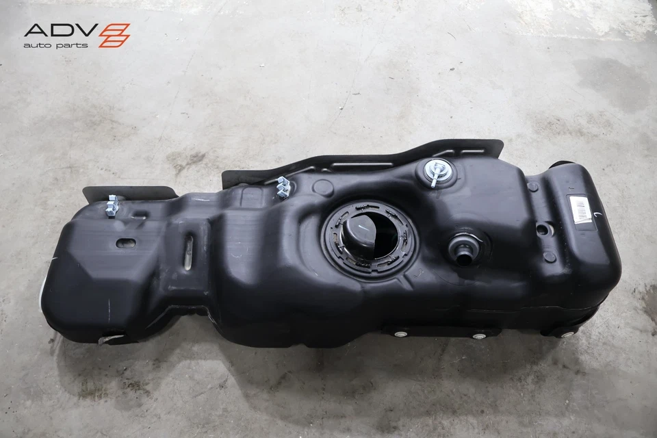 Depósito de tanque de gasolina Chevy Colorado GMC Canyon 2023-2024 con escudo térmico OEM Foto 3 de 4