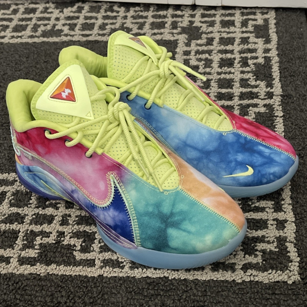 Nike Lebron 22 “Monopoly” size 10.5 new boys basketball 